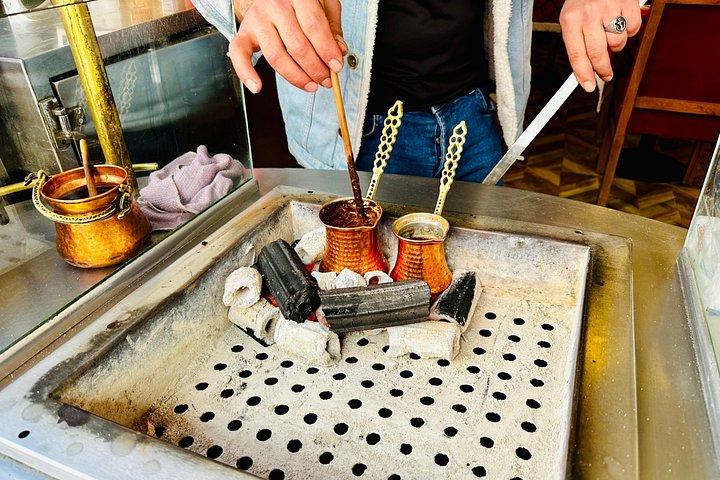 Smak av Turkiet på två kontinenter: Från europeisk Istanbul till asiatiska Kadikoy