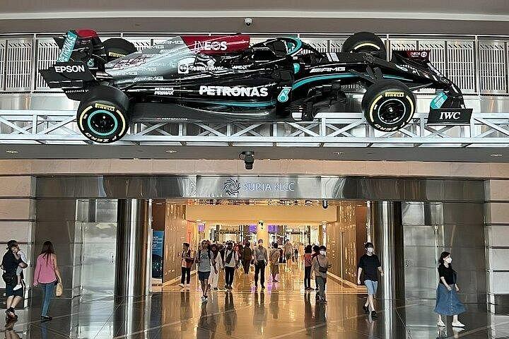 往復航空券：シンガポール発のプライベートクアラルンプール日帰りツアー