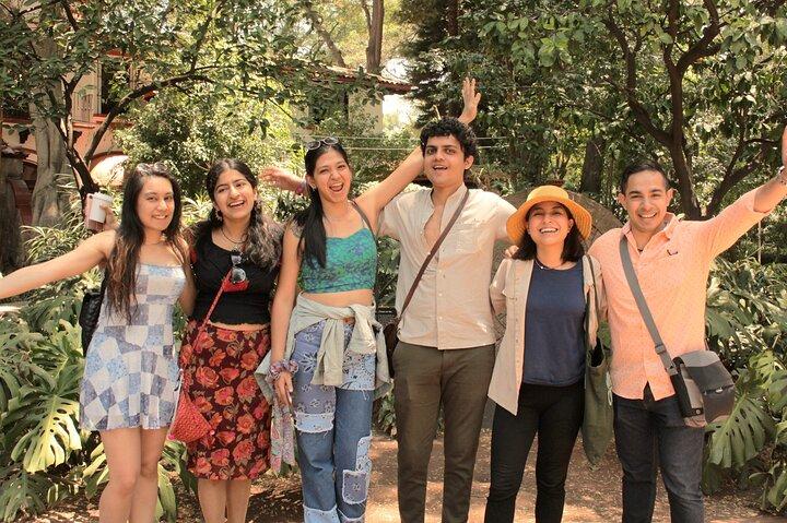 Livlig Coyoacán Art Tour med smakfull mexikansk fruktprovning!