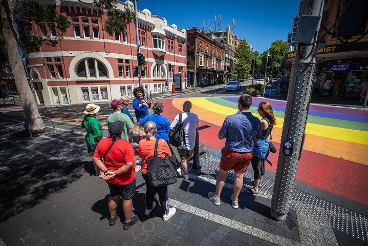 シドニーのLGBT地区を巡るプライベートドラッグクイーンウォーキングツアー