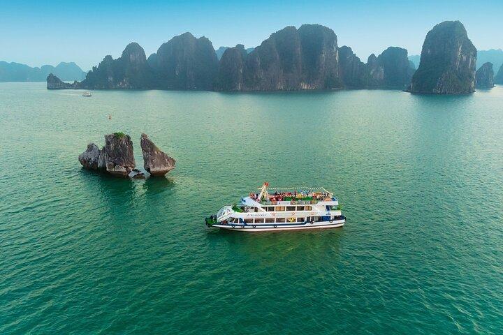 Ausflug nach Ha Long Bay mit Titop Island und Kajakfahren in der Luon-Höhle