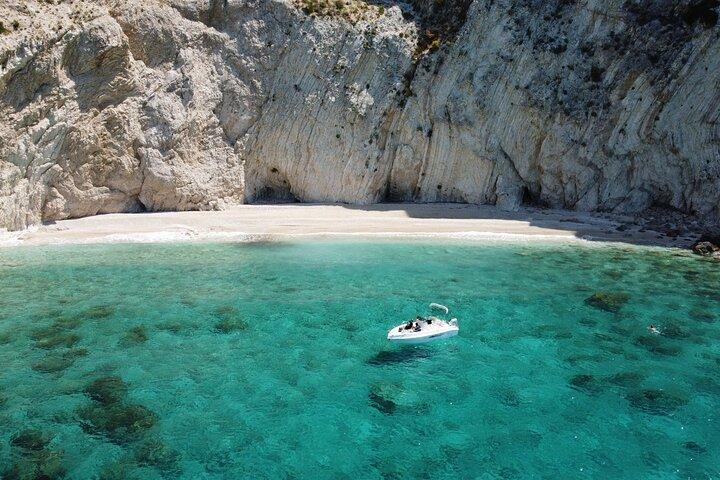 Viagem de lancha Sea Safari em Corfu. Excursão marítima pelas ilhas