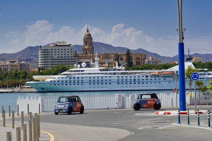 Scopri Málaga in auto elettrica – Tour di 2 ore