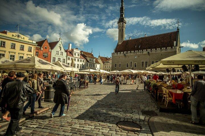 Private walking tour in Tallinn 3 hours