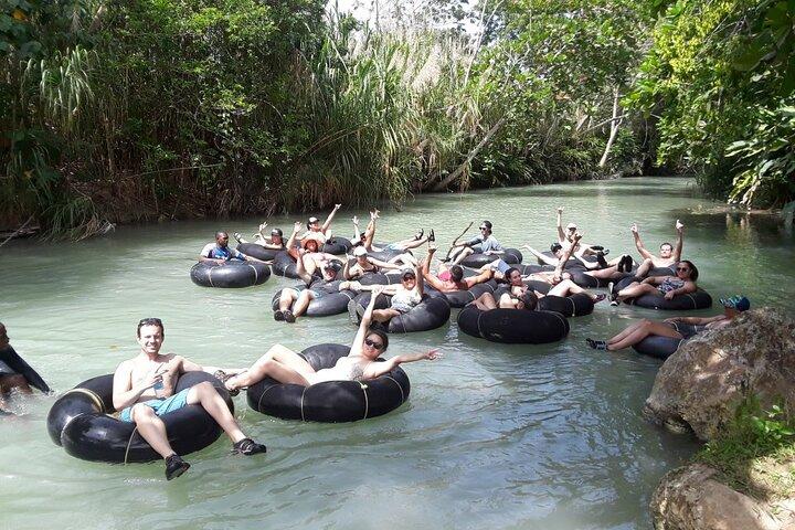 Bamboo Rafting & River Tubing Tour Ocho Rios (entréavgift ingår)