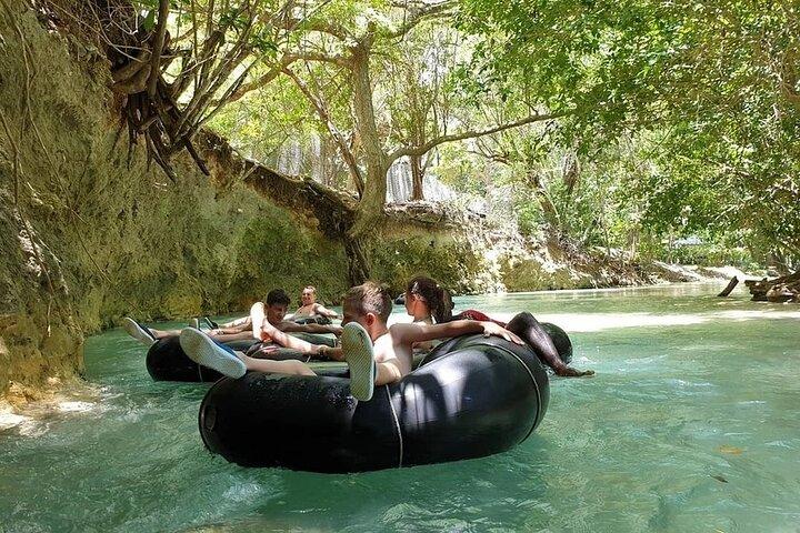 Bamboo Rafting & River Tubing Tour Ocho Rios (entréavgift ingår)