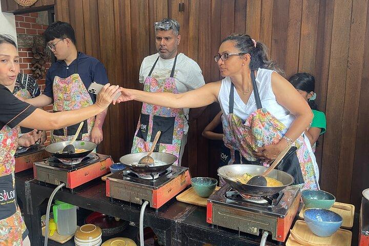 Silom Thaise Kookschool met Verse Markt Tour