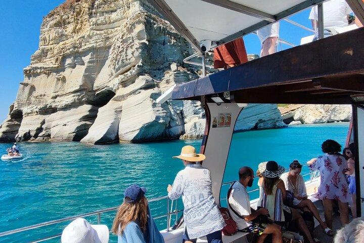 ミロス島クレフティコへの半日ツアー