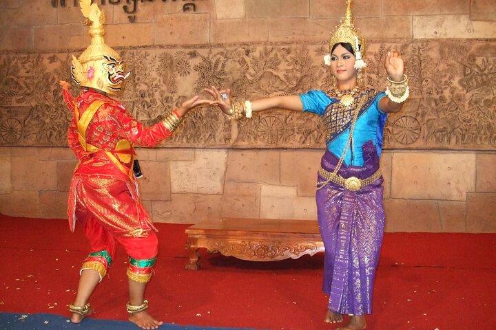 Apsara Dancing Show with Buffet Dinner Free Hotel Pick up