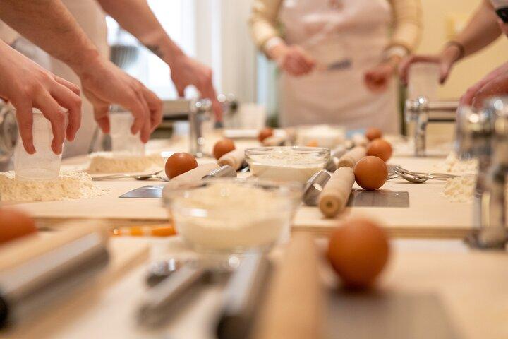 Cesarine: Cours de pâtes et tiramisu en petit groupe à Syracuse