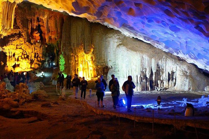 Tour giornaliero della baia di Halong Crociera deluxe di 6 ore in autobus limousine per piccoli gruppi