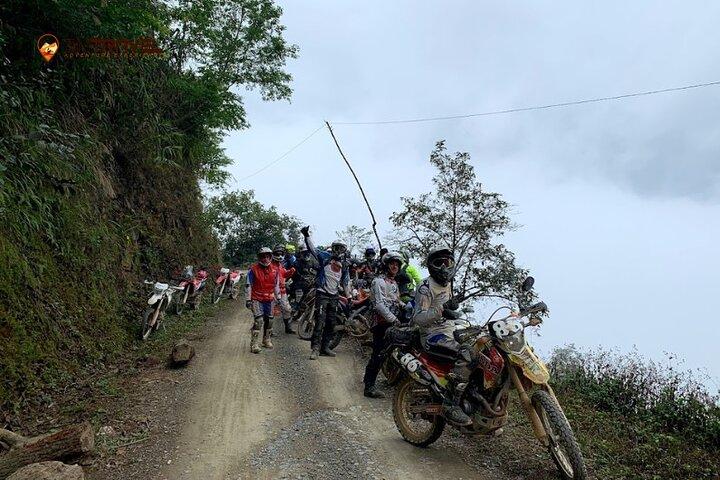 Tours en moto au Vietnam tout-terrain Géoparc Ha Giang Dong Van 3D2N