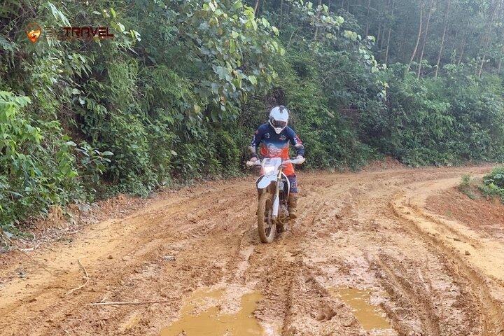 Tours en moto au Vietnam tout-terrain Géoparc Ha Giang Dong Van 3D2N