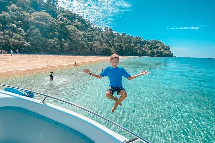 Excursão de barco particular a Koh Rok e Koh Ha