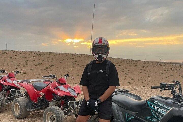 Spettacolo con cena magica e giro in cammello e quad nel deserto di Agafay