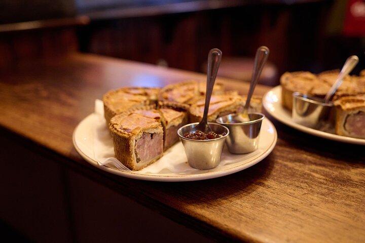 Devour London Historical Pub Tour:Comida britânica tradicional e Ales
