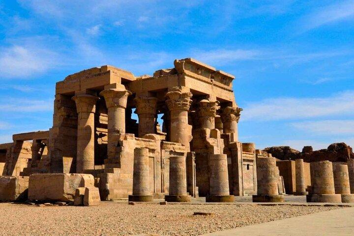 Esplora i templi di Kom Ombo e Edfu durante una gita giornaliera privata ad Assuan