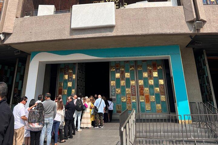 Visita completa del pueblo de la Virgen de Guadalupe en tour privado