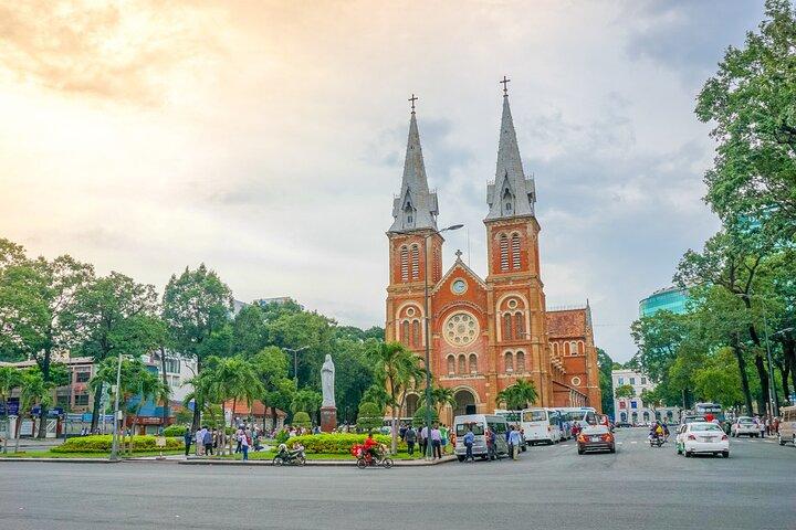 8-Days Glimpse of Vietnam - Ho Chi Minh, Hoi An and Halong Bay
