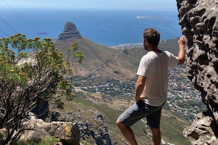 Summit Table Mountain con un locale