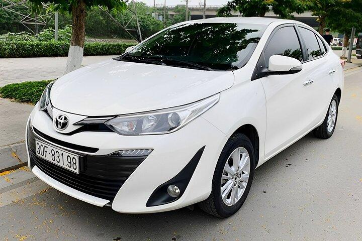 Privatwagen zwischen dem Flughafen Hanoi und der Altstadt von Hanoi
