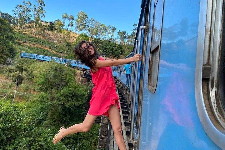 Viagem panorâmica de trem de Ella para Kandy com bilhete de assentos reservados