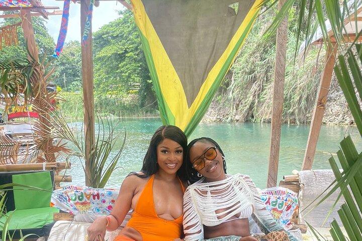 Cascades Blue Hole et excursion en rafting sur la rivière Bamboo au départ d'Ocho Rios