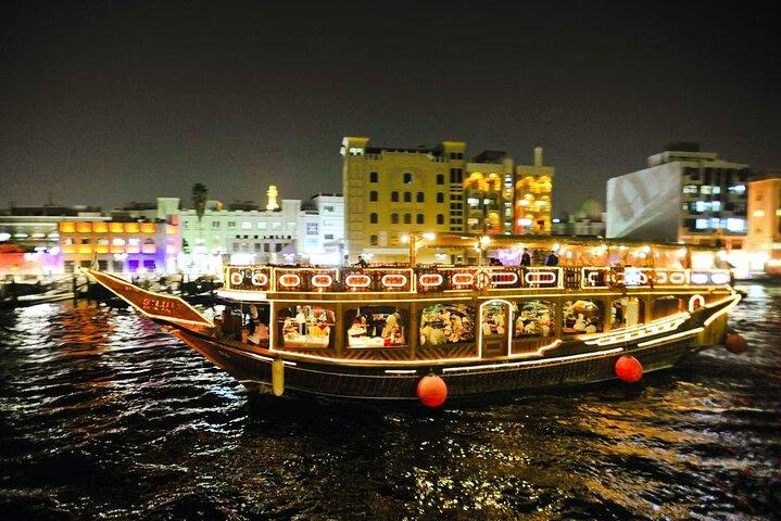 Dubai Creek Dinner Cruise con traslados