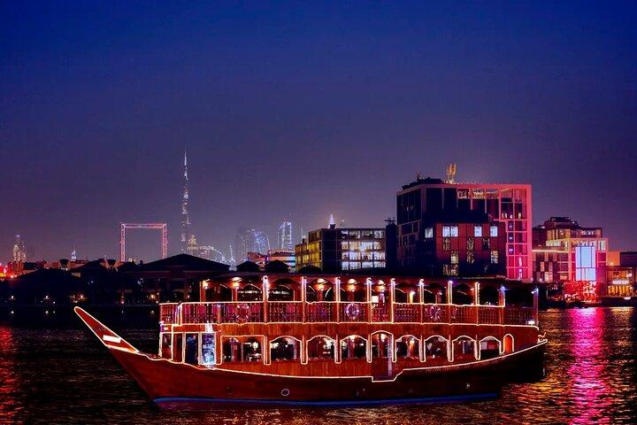 Dubai Creek Dinner Cruise con traslados