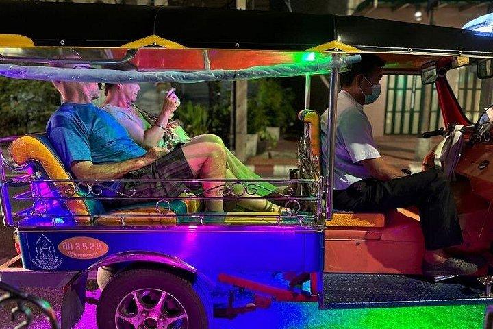 プレミアムバンコクトゥクトゥクフードツアー（夜）