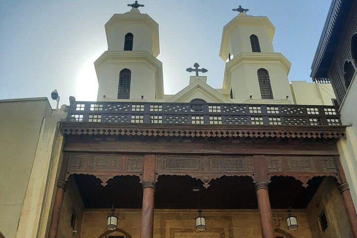 Visita privada a la Iglesia Colgante, Iglesia de los Santos Sergio y Baco