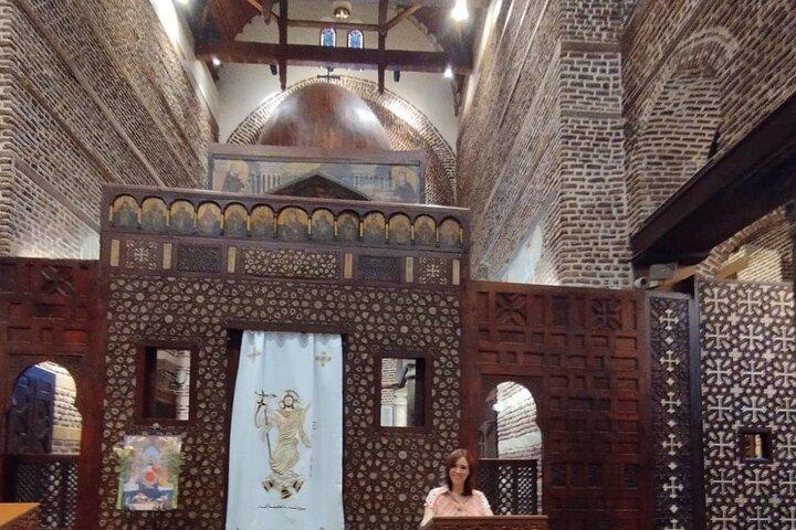 Visita privada a la Iglesia Colgante, Iglesia de los Santos Sergio y Baco