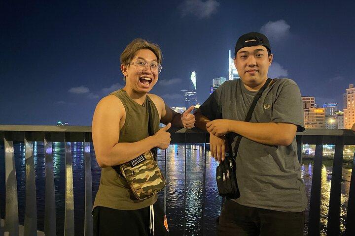 Saigon Private Street Food Tours em Scooter com Bubbies locais