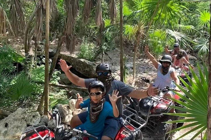 Ganztägige private ATV-Tour zu Tequilera und den Maya-Höhlen