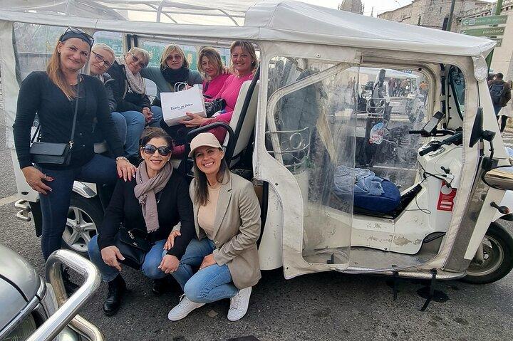 half a day to explore Lisbon aboard our fun tuk tuk
