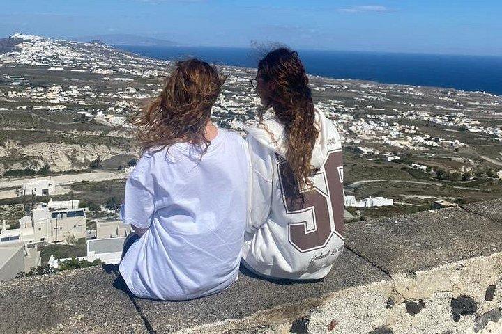 SANTORINI : 半日エスコートツアー 4時間または9時間からランドツアー