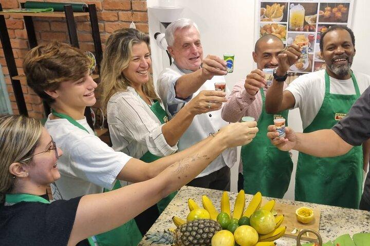 Rio's Cookin' Good : 9 - Dish & Caipis Fiesta + Tour opcional por el mercado