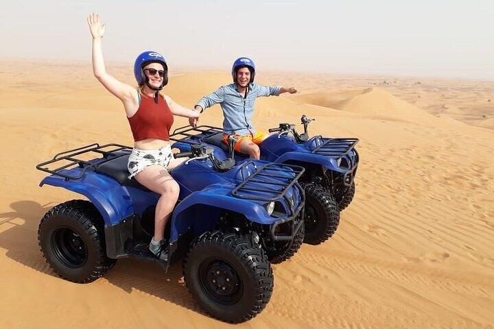 Dubai Selbstfahrendes Quad, Sandboarding, Kamele & Erfrischungen