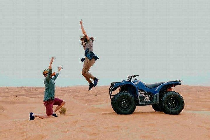 Premium Morning Red Dunes mit dem Quad