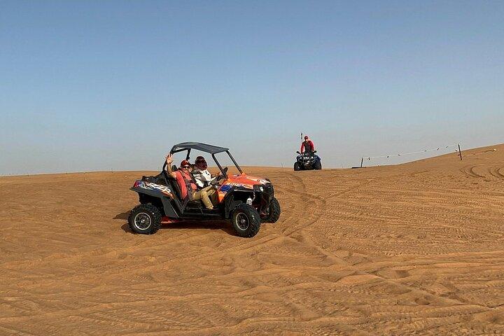 コンボ: プライベート デザート サファリ + ディナー & ATV セルフドライブ/クワッド バイク