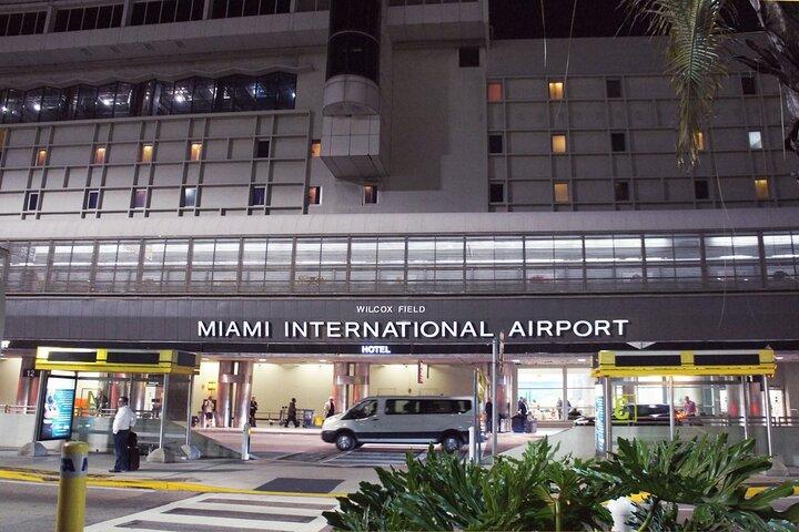 Transfer vom Hotel zum Hafen und Flughafen