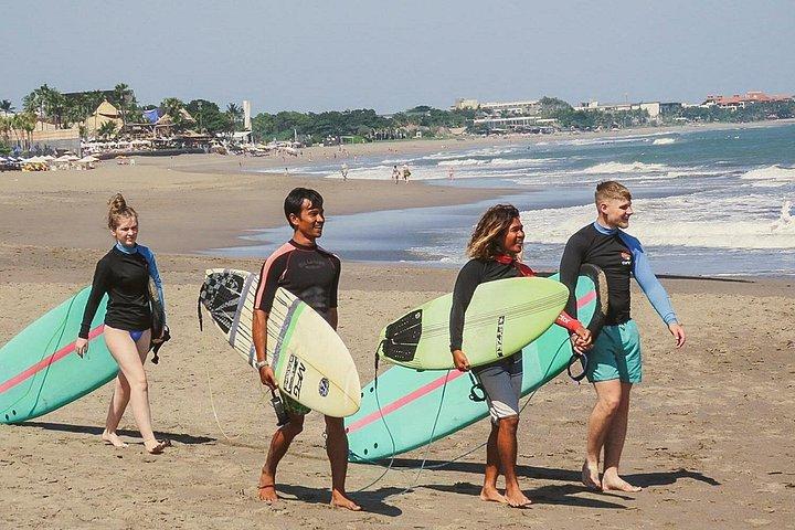 Die lustigste private 2-stündige Surfstunde, Canggu