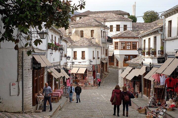 Tour privato di un giorno di Gjirokastra e Blue Eye da Tirana o Durazzo