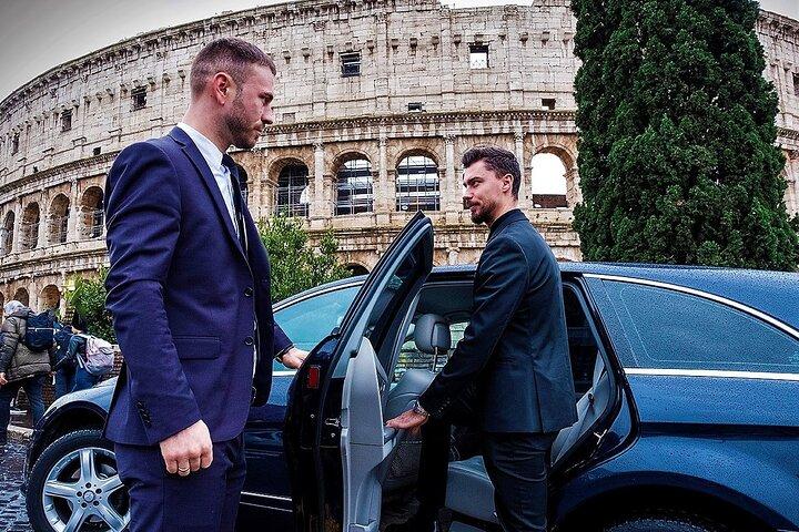 Tour Épico a Roma : Ida y vuelta al puerto, Coliseo, Atracciones icónicas y almuerzo