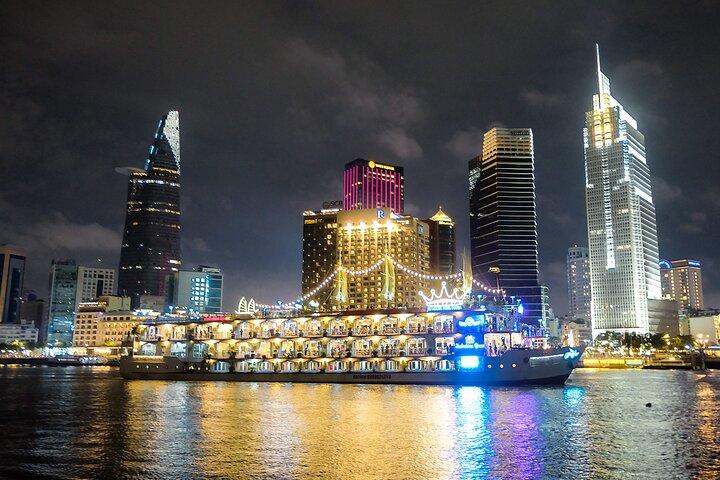 Saigon River Dinner Cruise: Buffet, fast menu, udsøgt middag (3 timer)