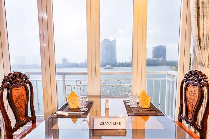 Saigon River Dinner Cruise: Buffet, fast menu, udsøgt middag (3 timer)
