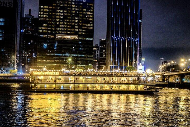 Saigon River Dinner Cruise: Buffet, fast menu, udsøgt middag (3 timer)