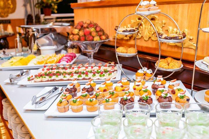 Saigon River Dinner Cruise: Buffet, fast menu, udsøgt middag (3 timer)