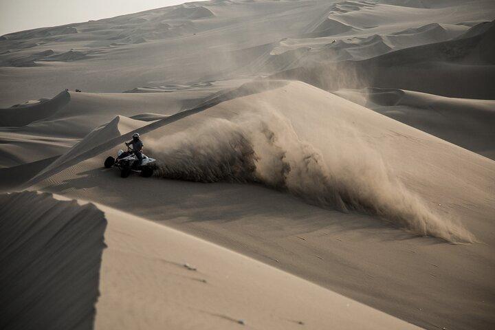 Experiência de quadriciclo com auto-drive Qatar-ATV