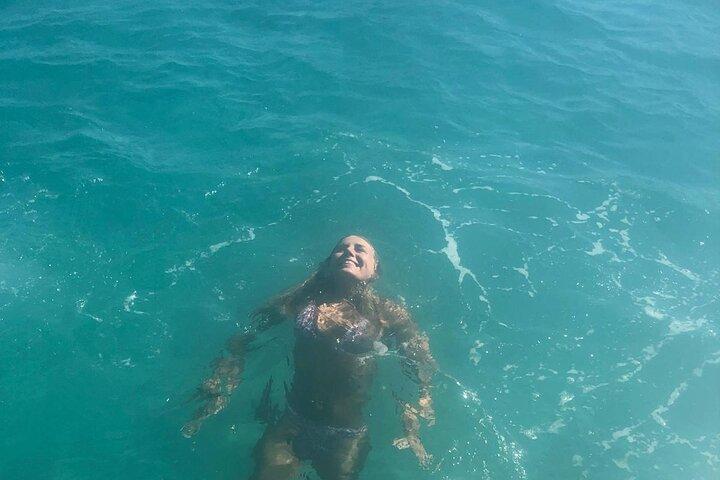 "Excursion en bateau Blue Lagoon au départ de Split, baignade, plongée et boisson gratuite"
